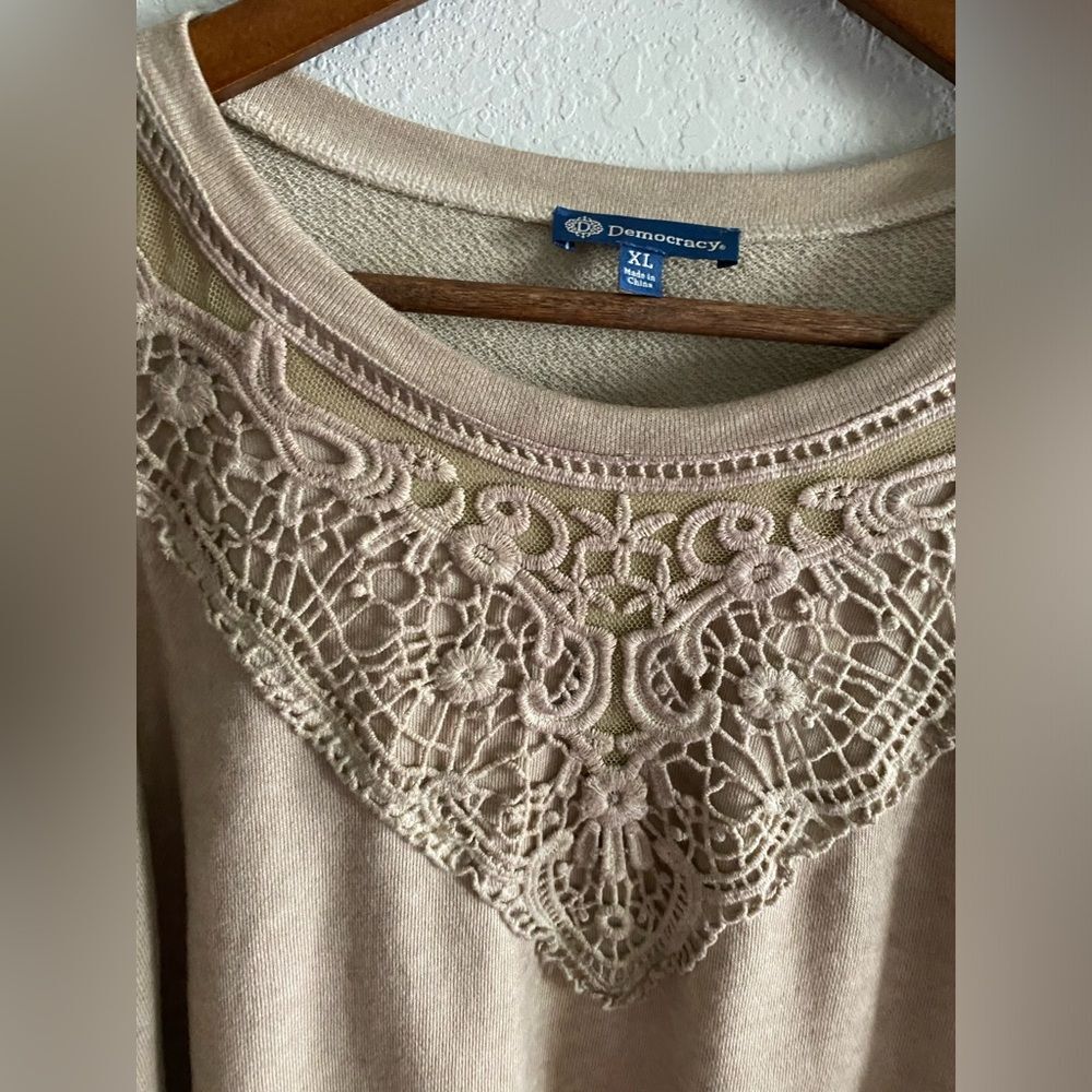 Democracy Long Blouson Puff Shoulder Crew Neck Lace Applique Sweatshirt Beige XL - Picture 5 of 7